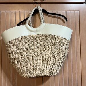 Vineyard Vines Straw Tote bag with white leather trim NWOT